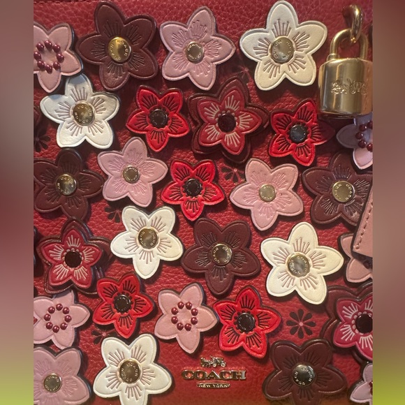 Coach Red floral appliqué Handbag - Picture 3 of 14